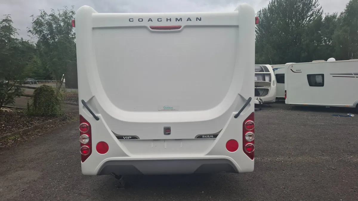 Coachman VIP End Bedroom Caravan - Image 4