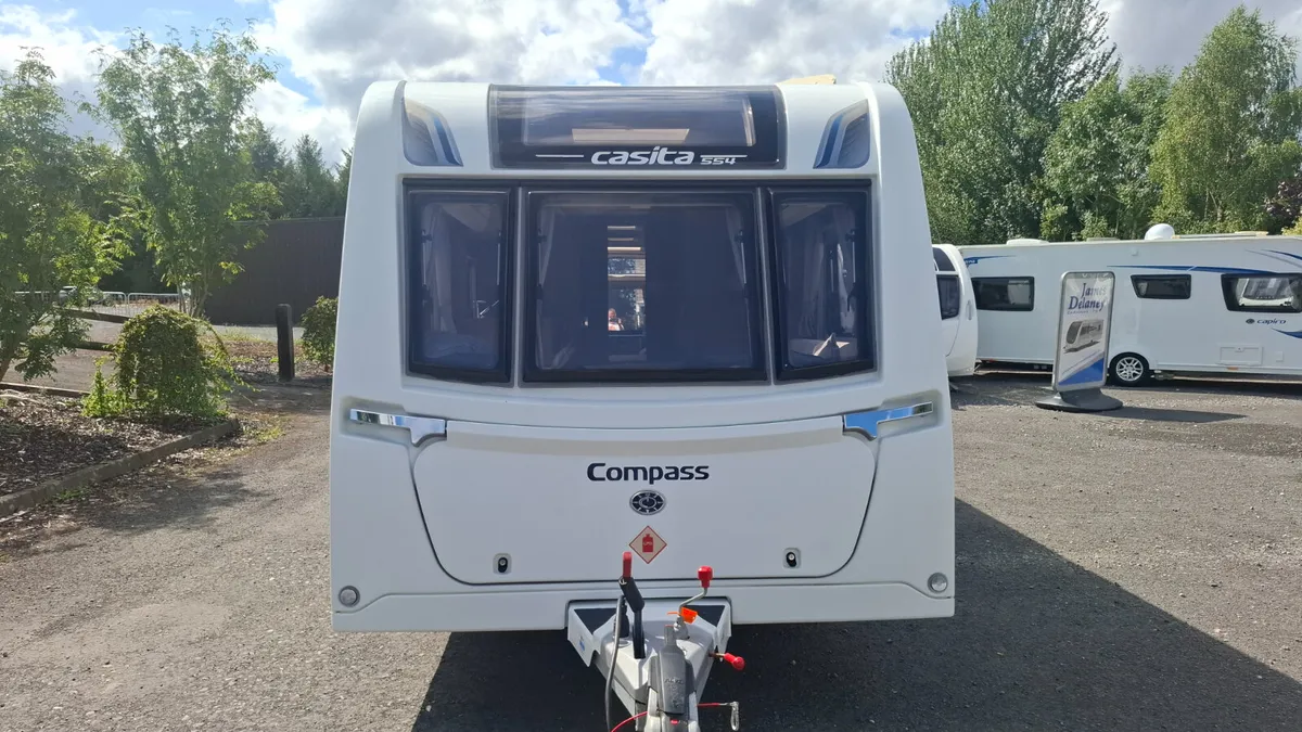 Compass Capiro Island Bed Caravan - Image 2