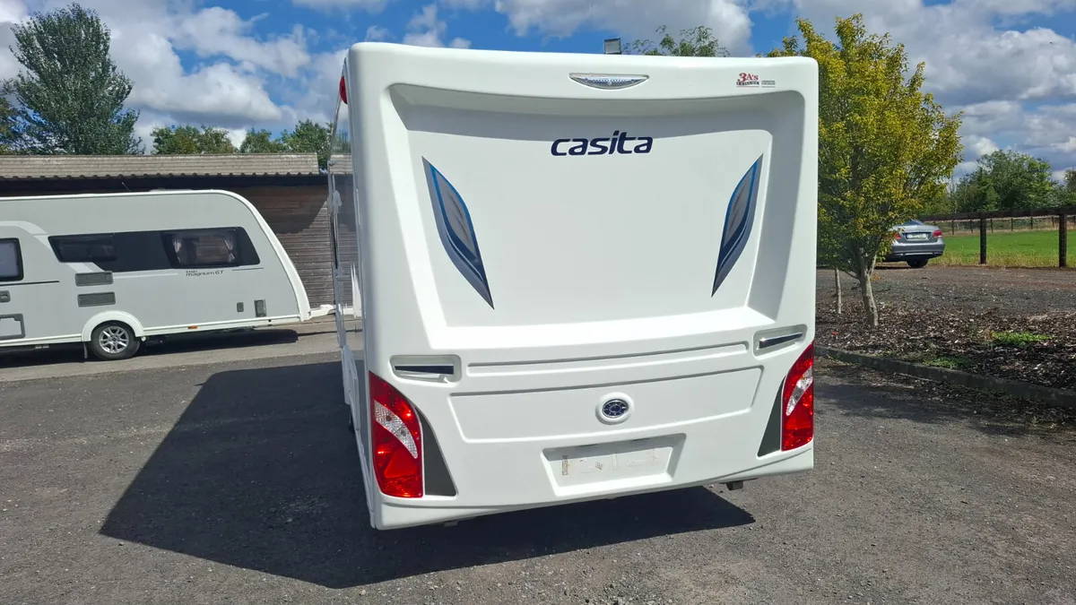 Compass Capiro Island Bed Caravan - Image 4