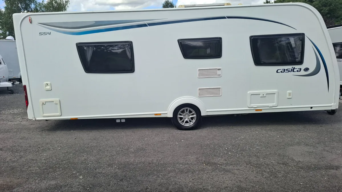 Compass Capiro Island Bed Caravan - Image 1