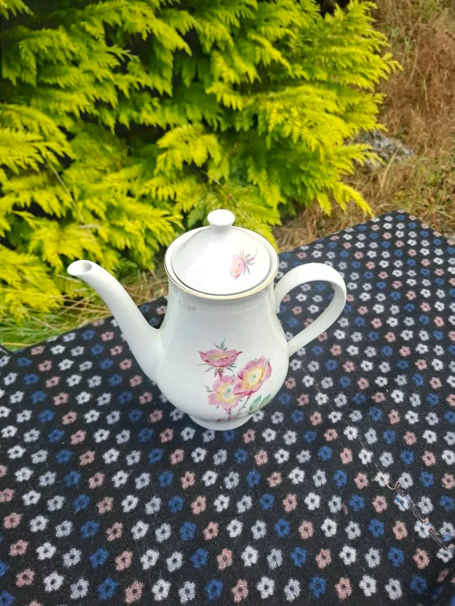 China pink tea pot - Image 2