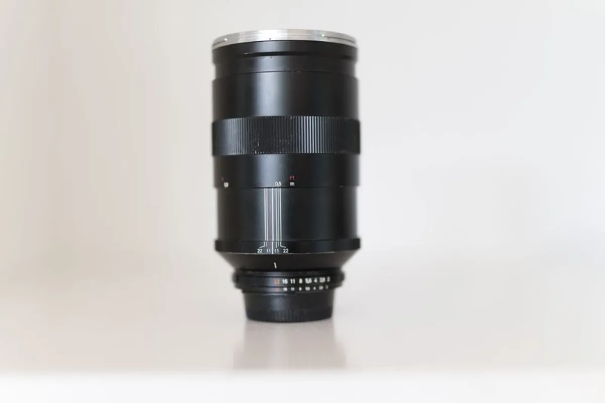 Zeiss APO Sonnar F2 135mm Nikon Fit - Image 2