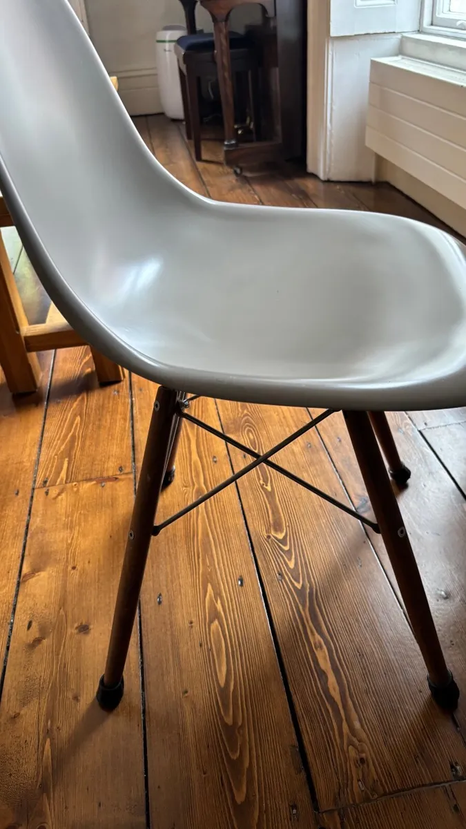 6 Dining room chairs - Image 2
