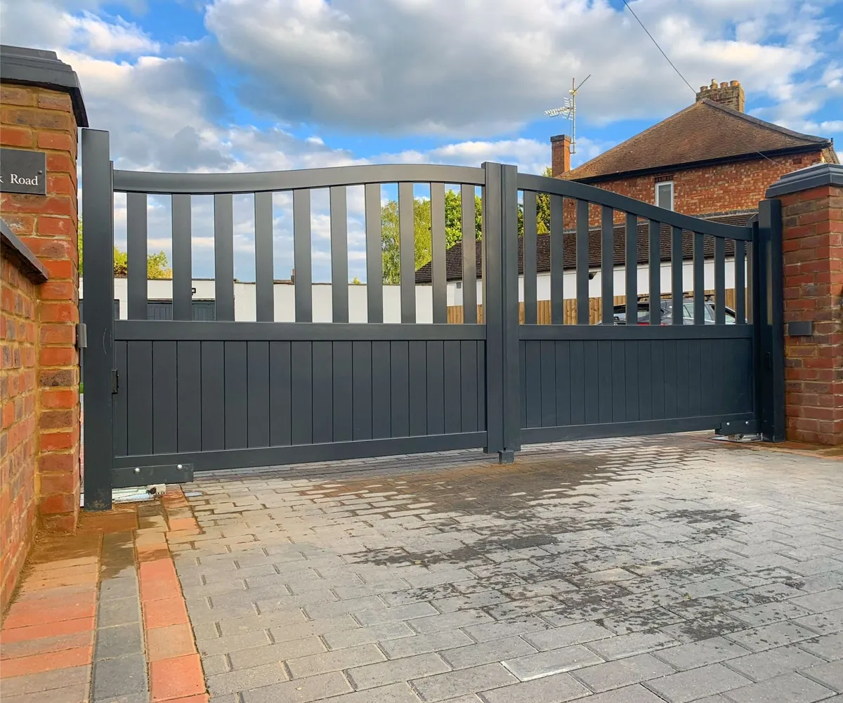 Aluminium Driveway House Entrance Gates - Image 1