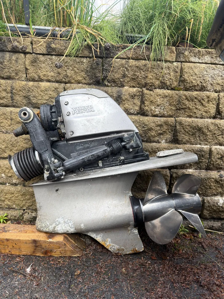 Volvo Penta DPR-C sterndrive & transom assembly - Image 1