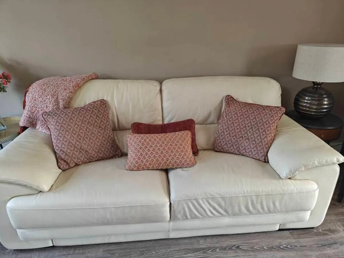 Italian leather sofa - Image 2