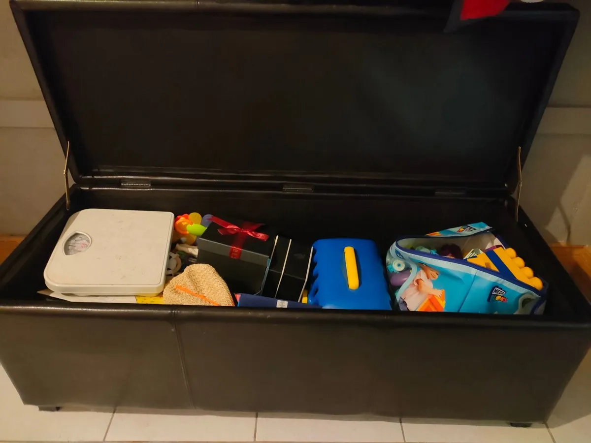 Leather storage bench - Image 2