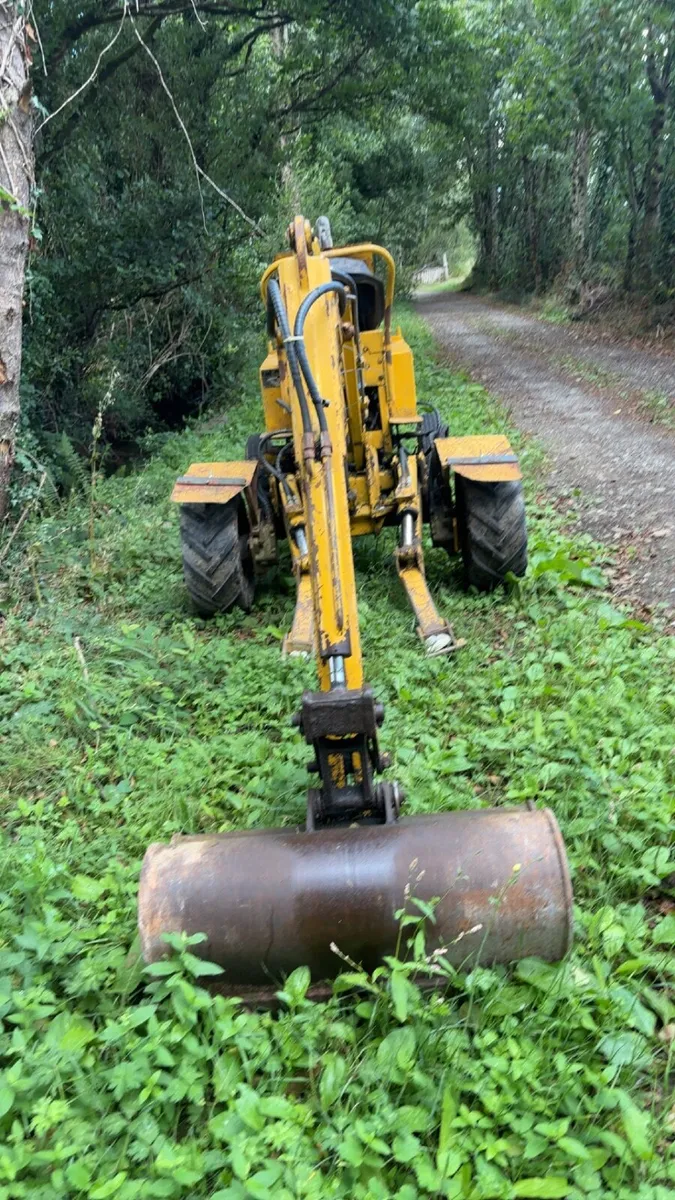 Mini digger - Image 1