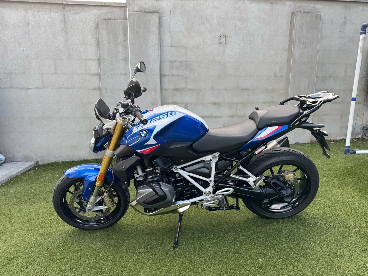 BMW R1250R - Image 1