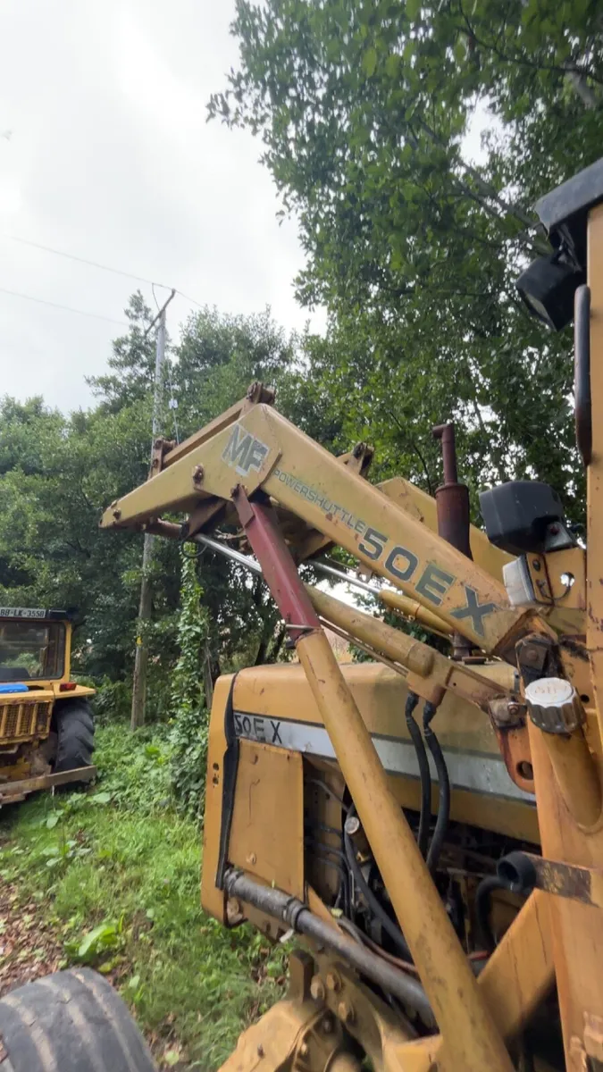 Massey Ferguson loader - Image 3