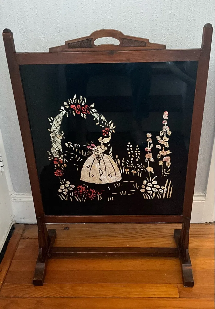 Vintage Art Deco “Crinoline Lady’ Fireplace Screen - Image 4