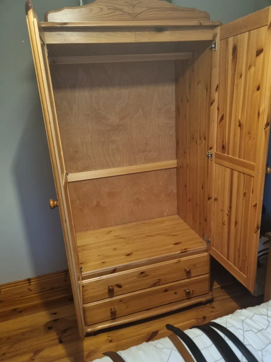 Wardrobe - Image 3