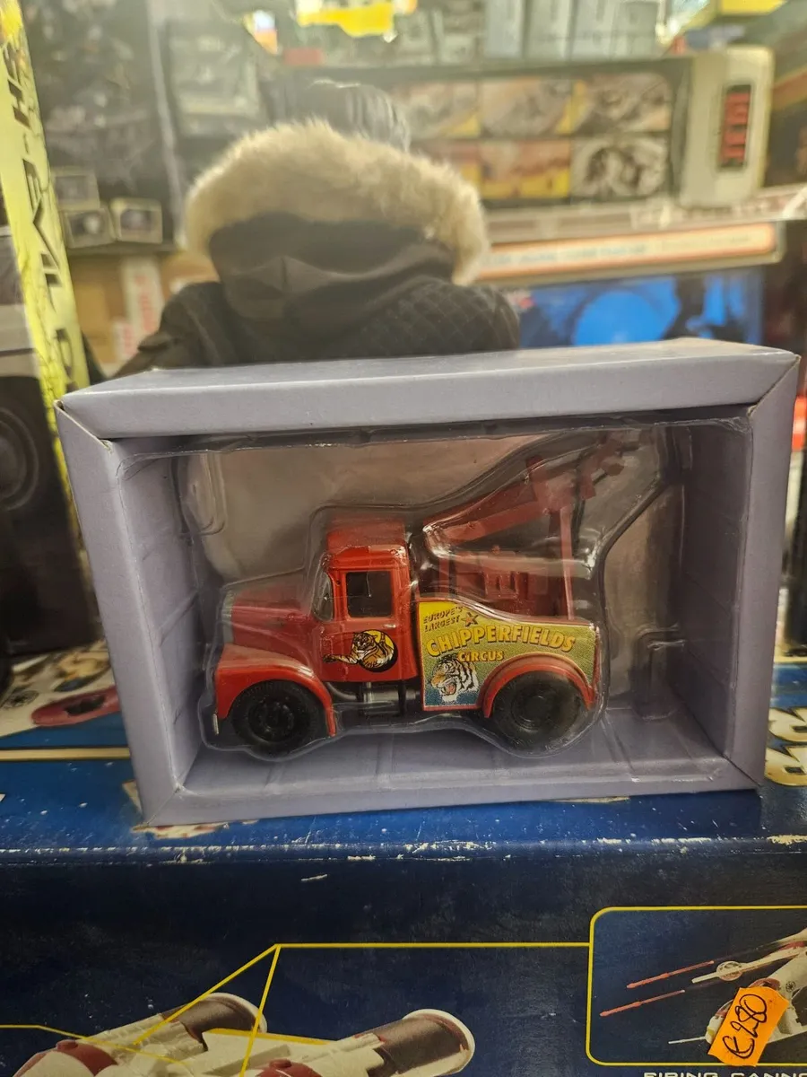 Corgi Chipperfields Circus Tow Truck 1.50 - Image 1
