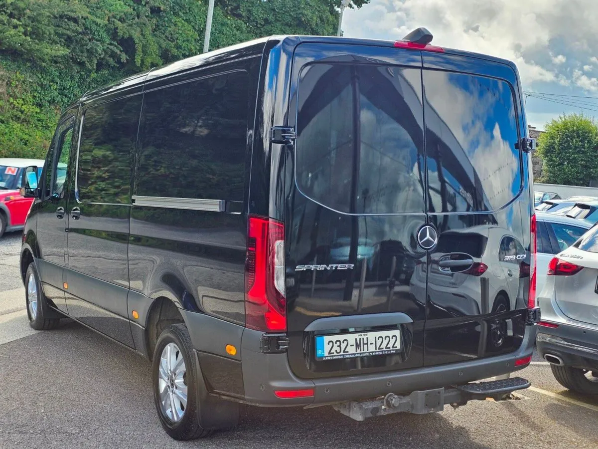 Mercedes-Benz Sprinter 319/36 Low Roof MWB - Image 3