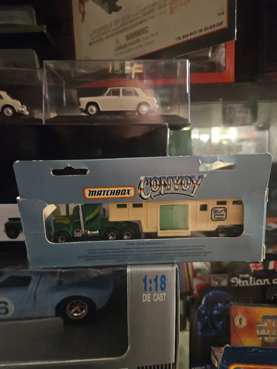 Matchbox Convoy Horse Box Truck - Image 4