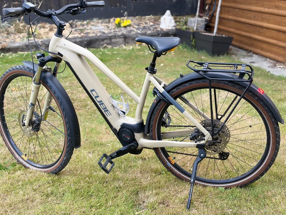 2021 Cube Cross Hybrid Pro Ladies E-Bike 625Wh (S) - Image 1