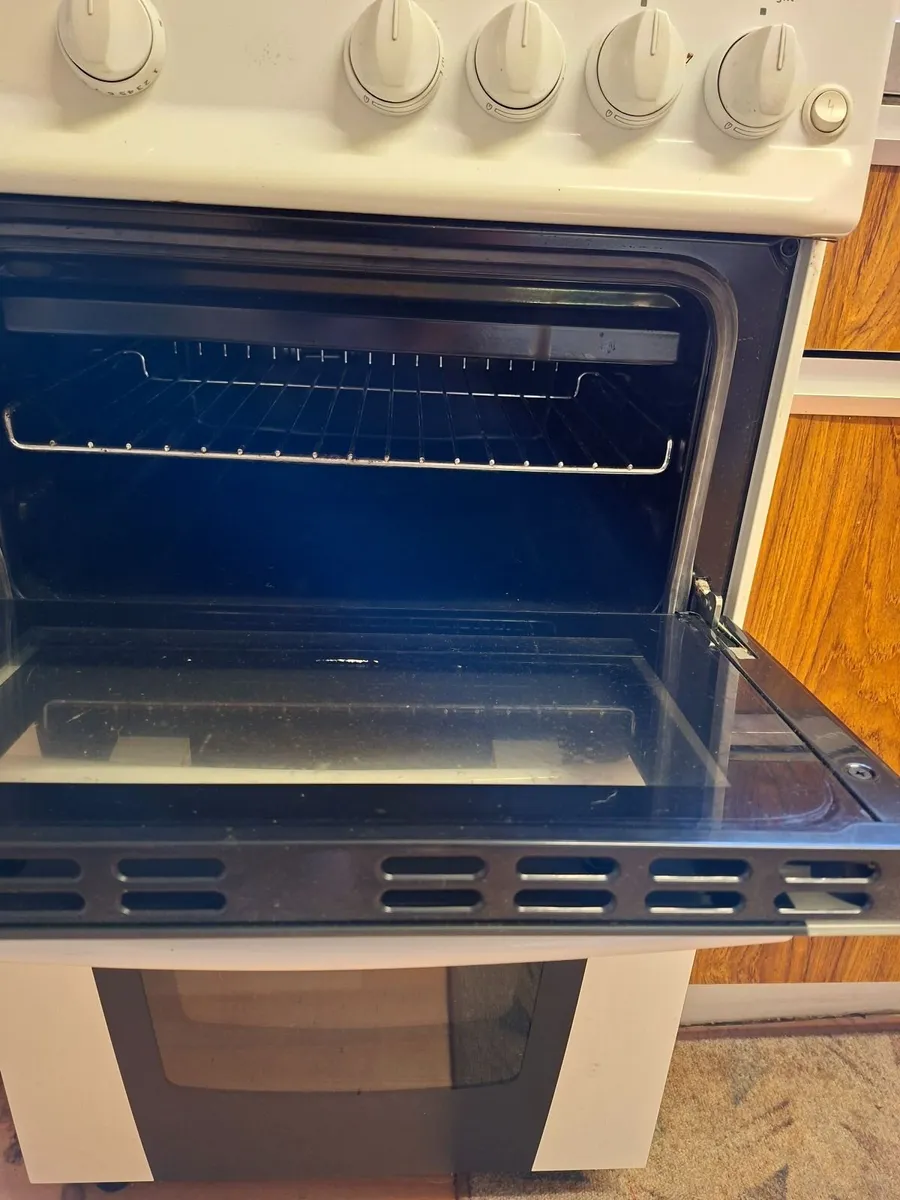 Gas cooker - Image 1