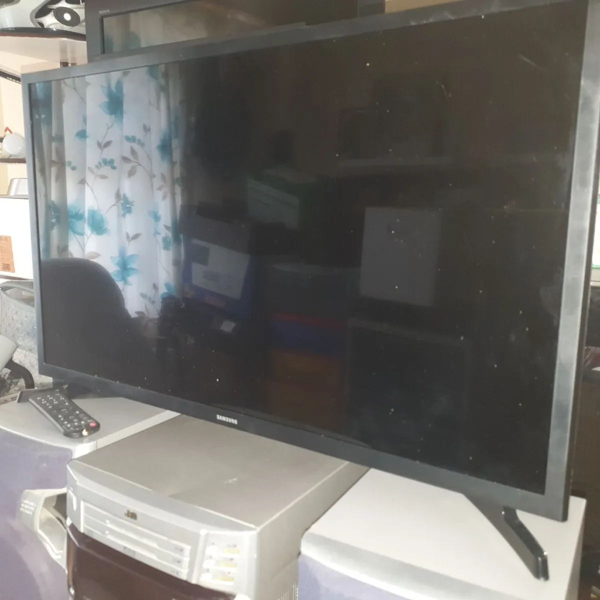 Samsung smart TV 32 - Image 2