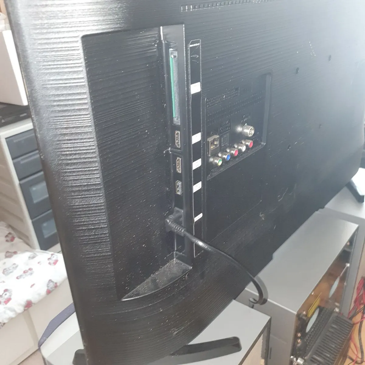 Samsung smart TV 32 - Image 4