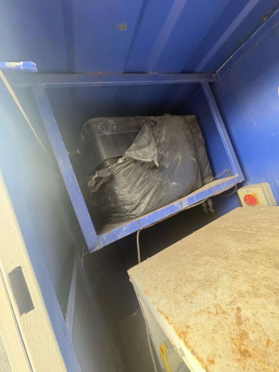 24x8 welfare container 12.5kva Genarator - Image 3