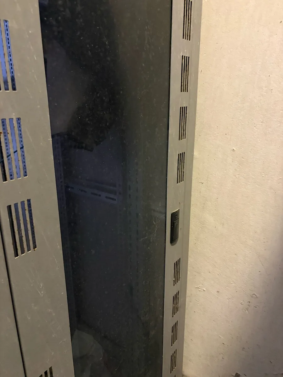 Server cabinets x 2 job lot - Image 2