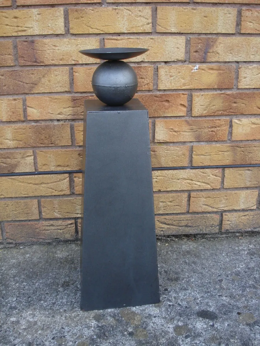 LARGE CANDLE HOLDER PYRAMID STYLE. - Image 2
