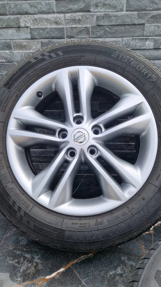 Nissan Quashqai alloy wheels

Could fit other mode - Image 2