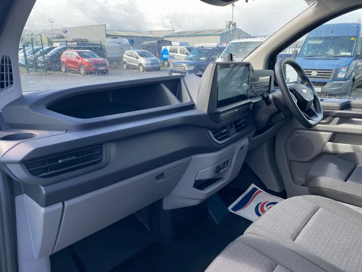 Ford Transit Custom 2.5 SWB Kombi PHEV..9 Seater - Image 4
