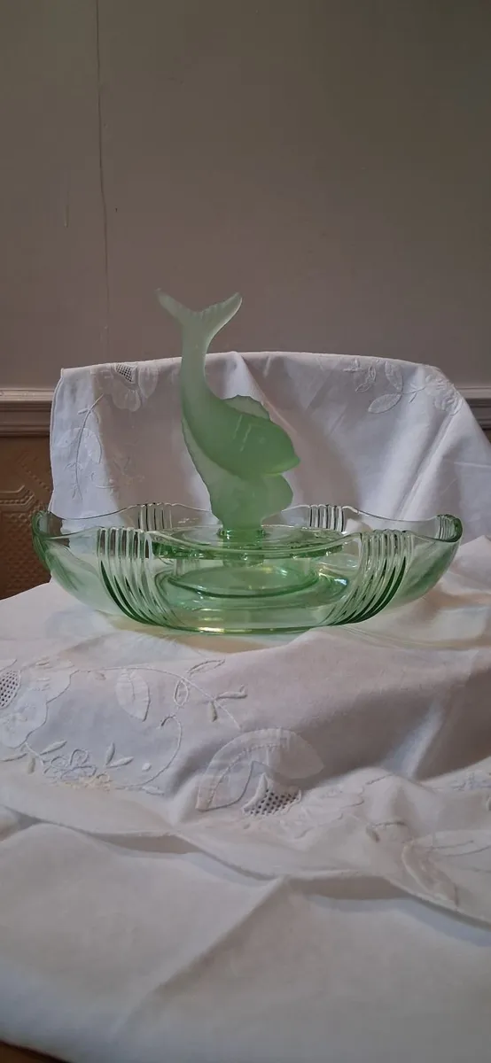 Vintage Glass Centrepiece - Image 1