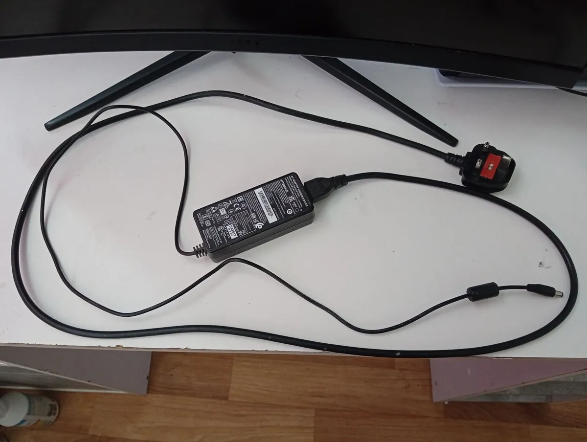 27" MSI 165Hz Curved Gaming Monitor - Image 4