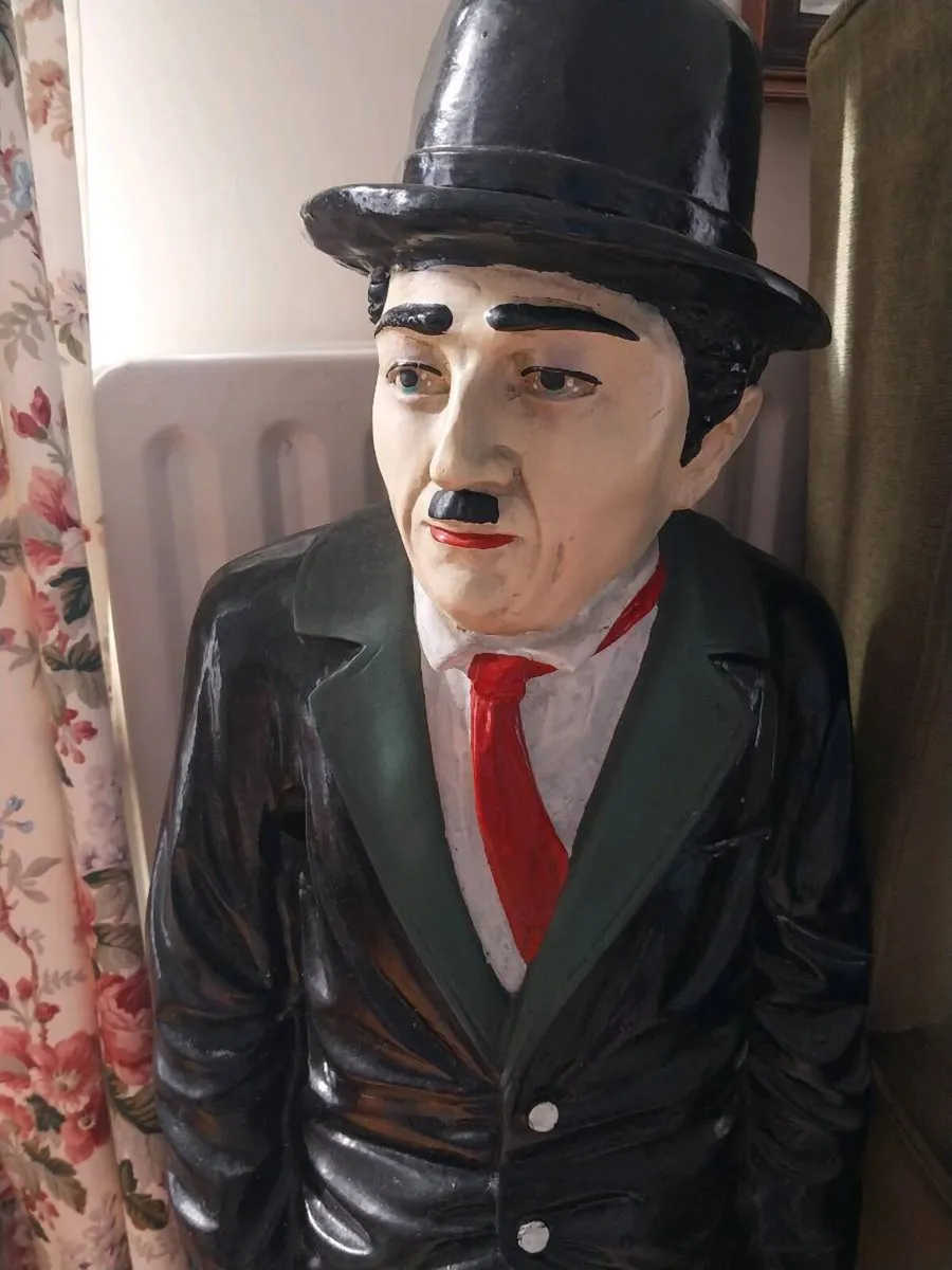 Large Charlie Chaplin Figure - Image 3