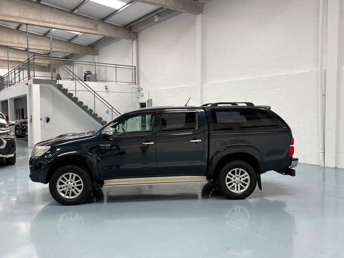 2015 Toyota Hi-Lux Invincible 3.0 D4D - Image 4