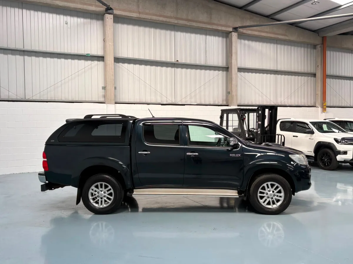 2015 Toyota Hi-Lux Invincible 3.0 D4D - Image 3