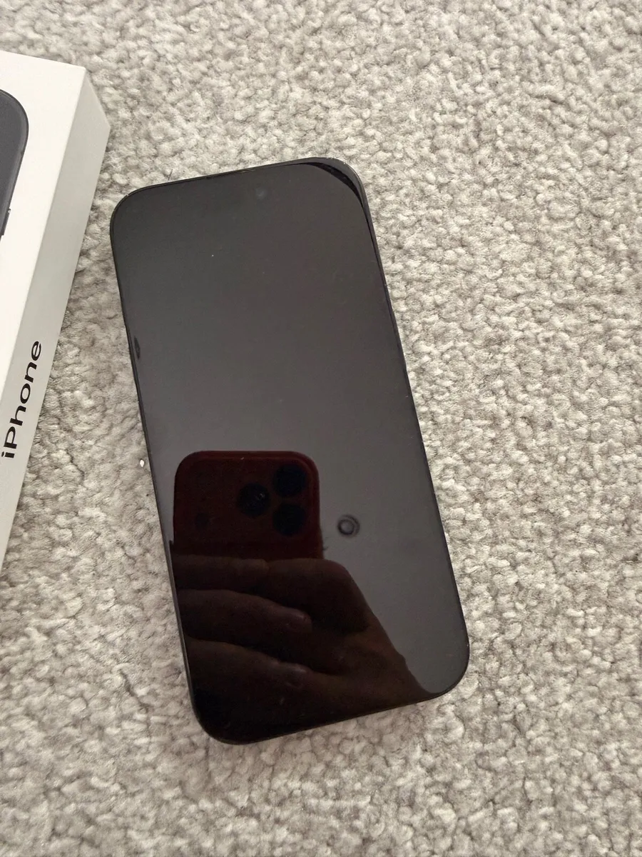 iPhone 16 - Image 4