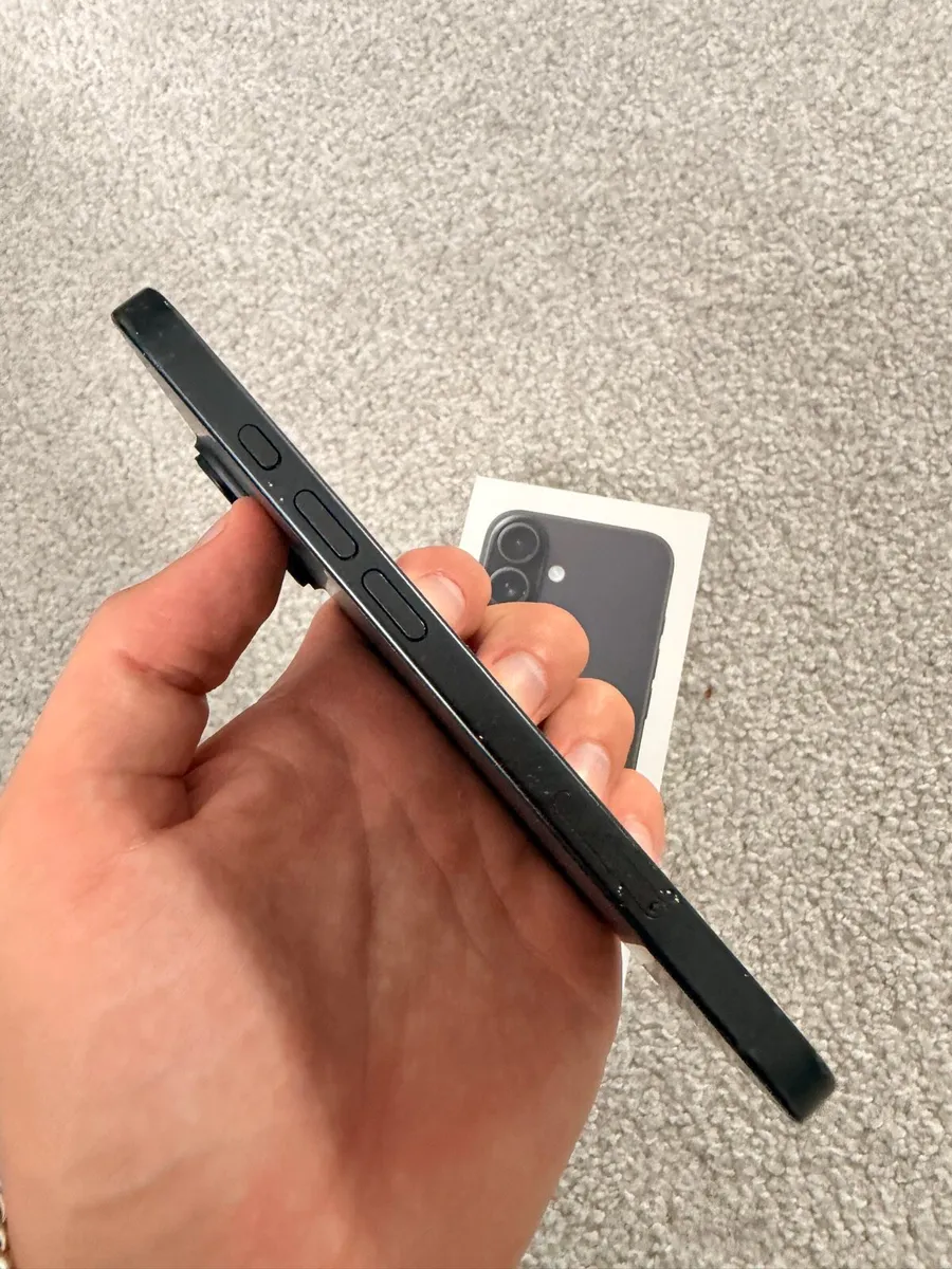 iPhone 16 - Image 2