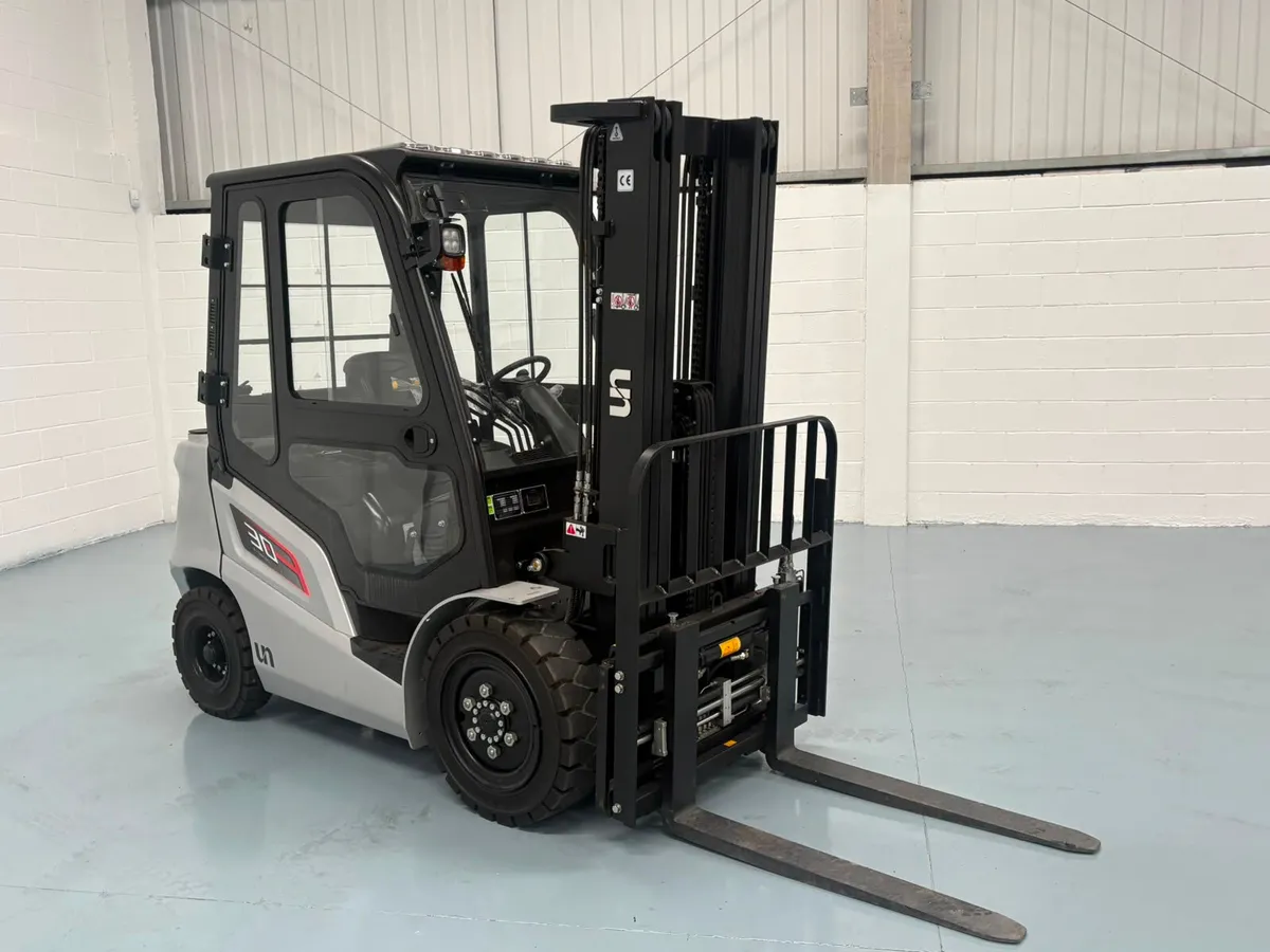 New UN 3.0Ton F-Series Forklift - Image 3