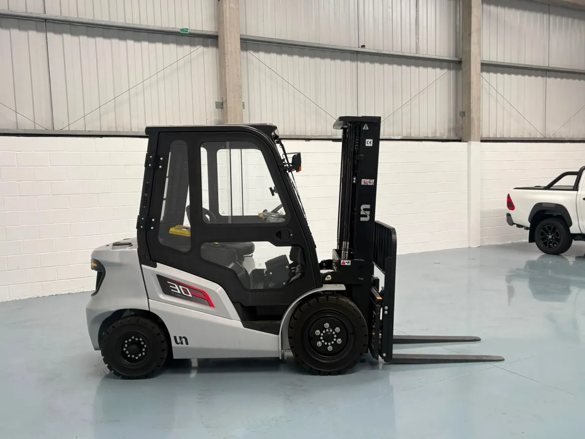 New UN 3.0Ton F-Series Forklift - Image 4