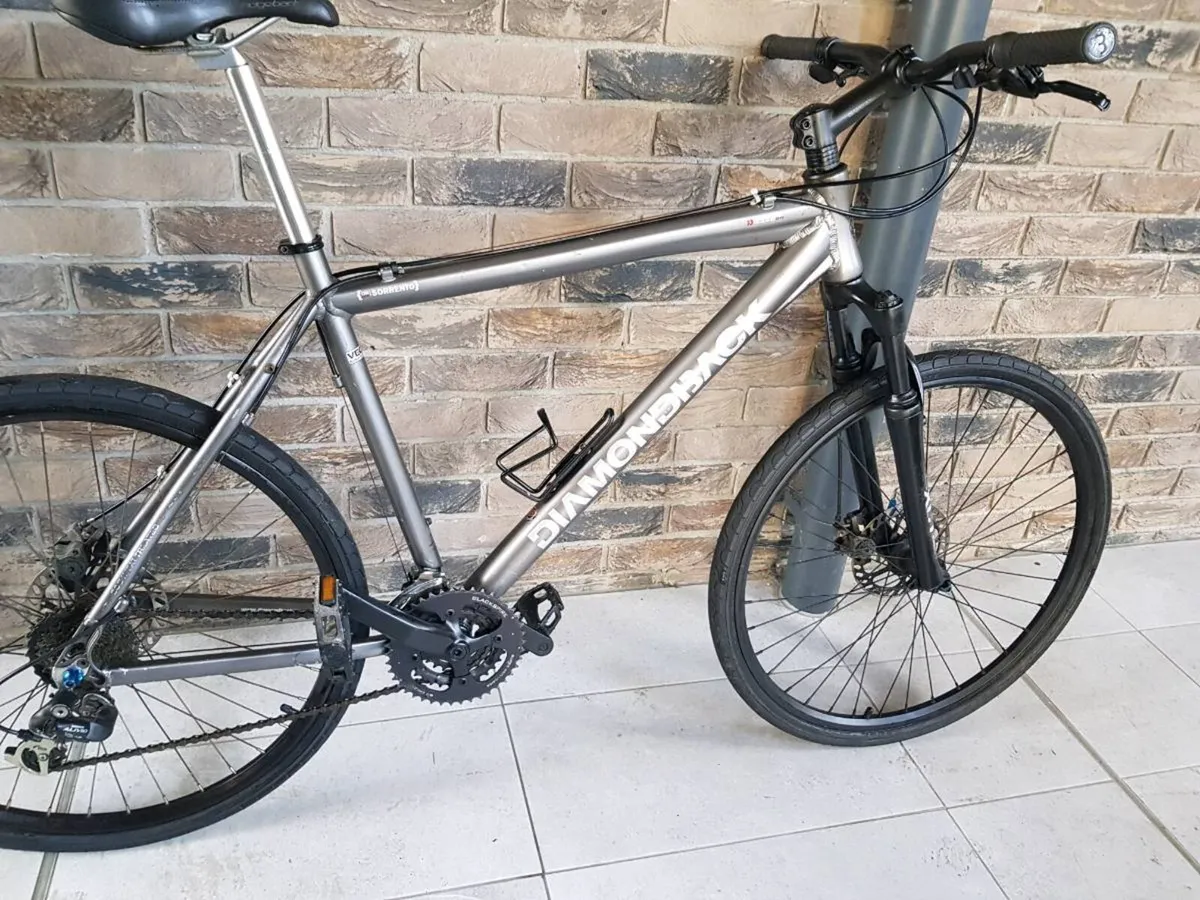 Diamondback hybrid bike - Image 3