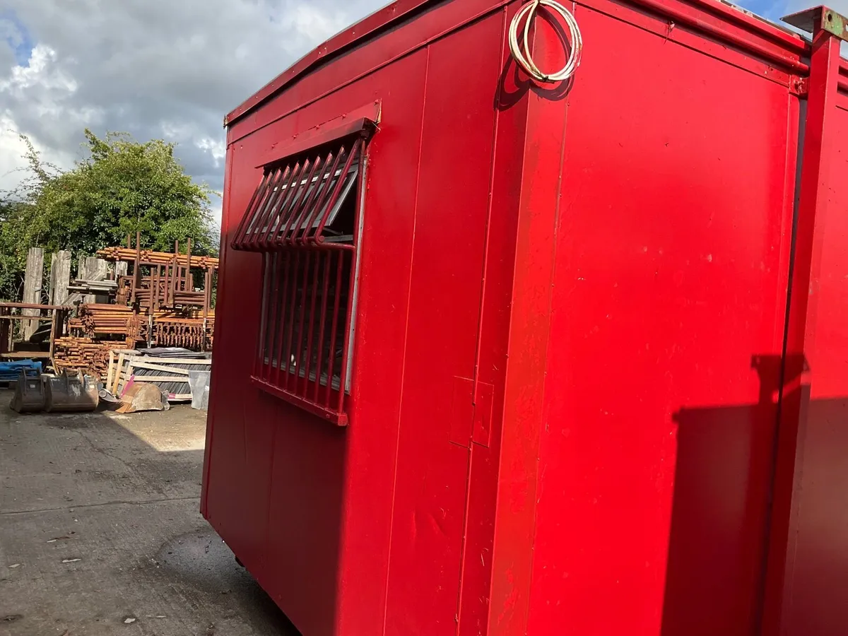 Site Canteen /Changing Room - Image 2