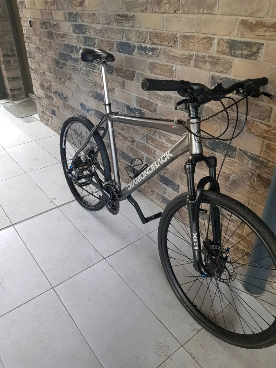 Diamondback hybrid bike - Image 1