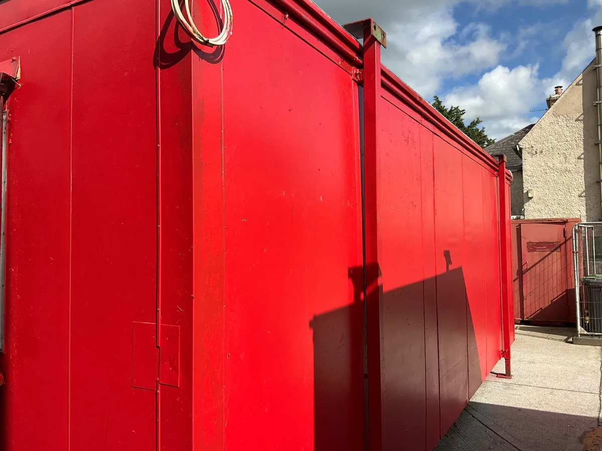 Site Canteen /Changing Room - Image 4