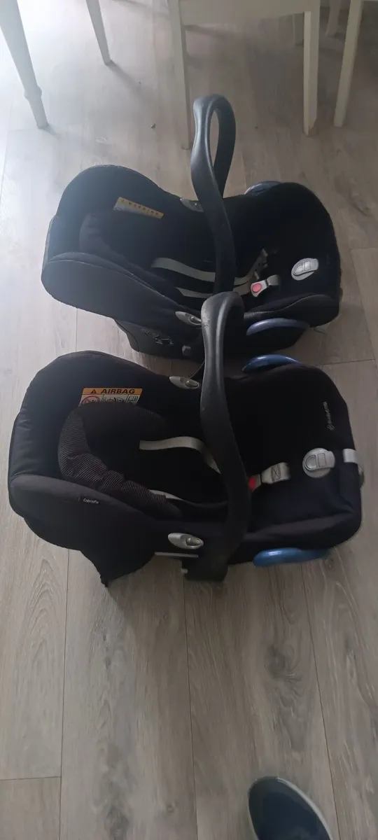 Selection of child seats - Image 2