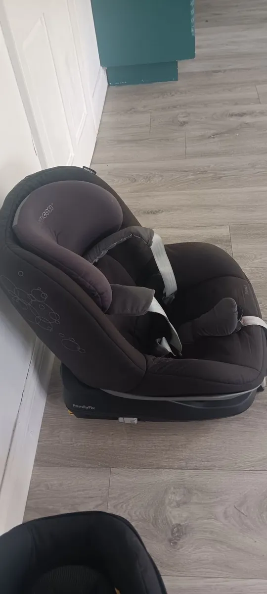 Selection of child seats - Image 4