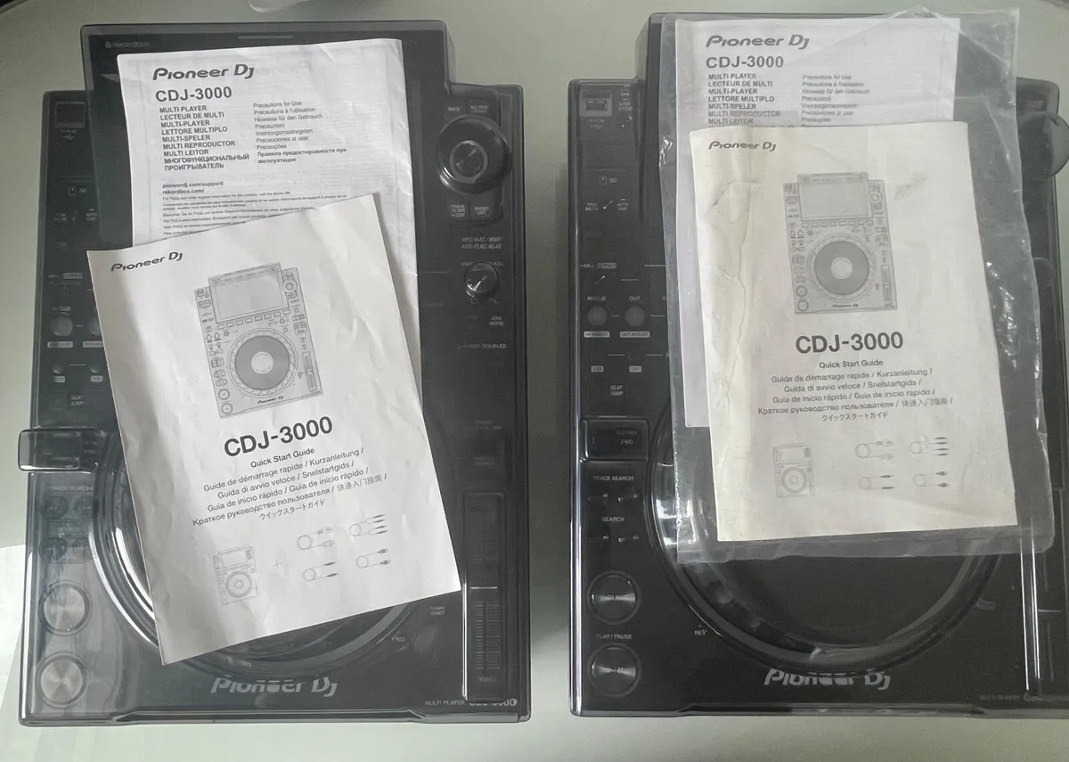 Pioneer CDJ-3000 x2 - Image 2