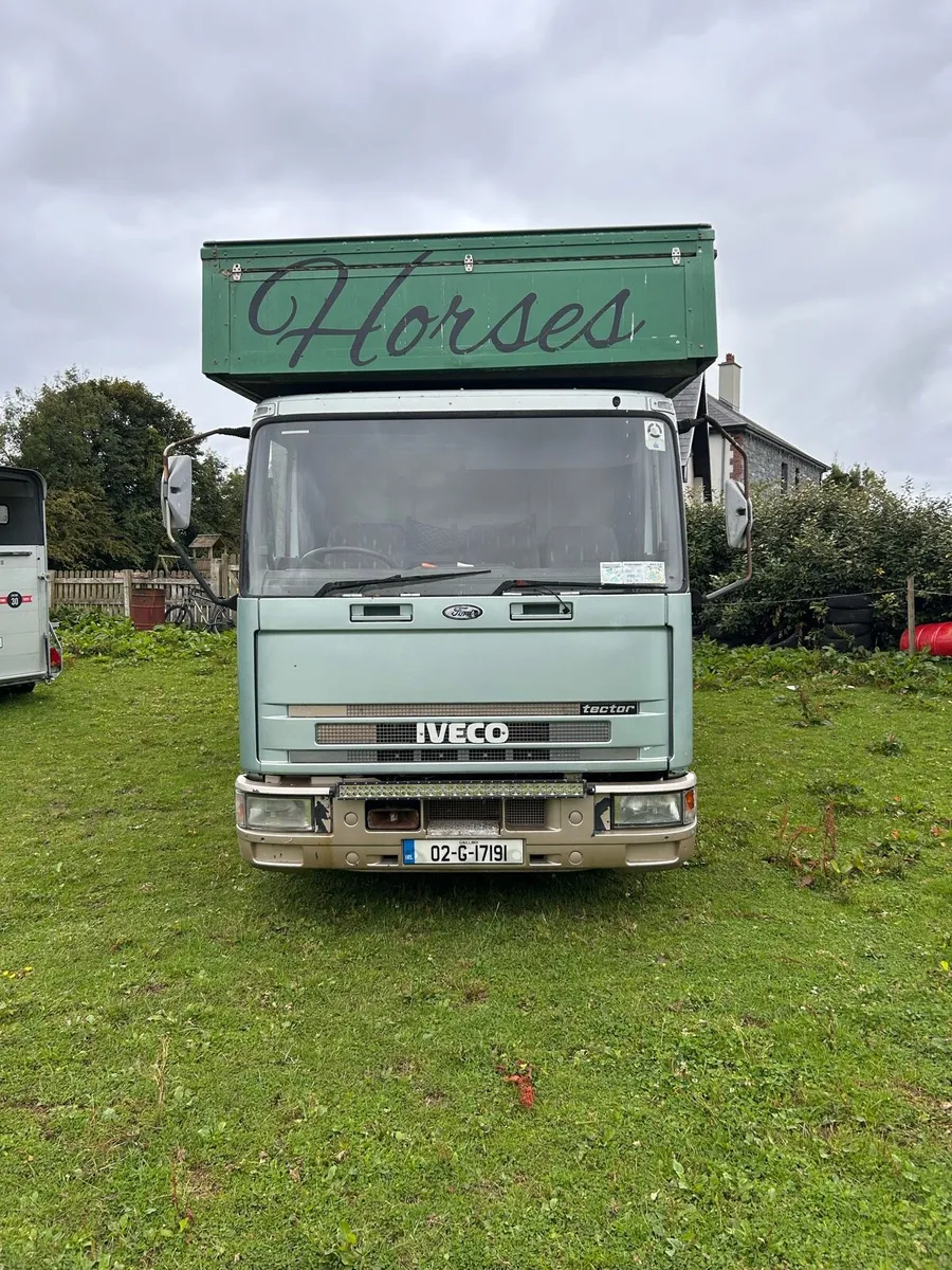 2002 ford iveco 7.5 ton horse truck - Image 2
