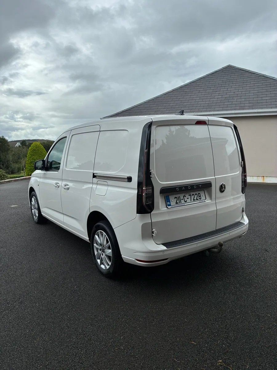 2021 Volkswagen Caddy Cargo EDITION - Image 3