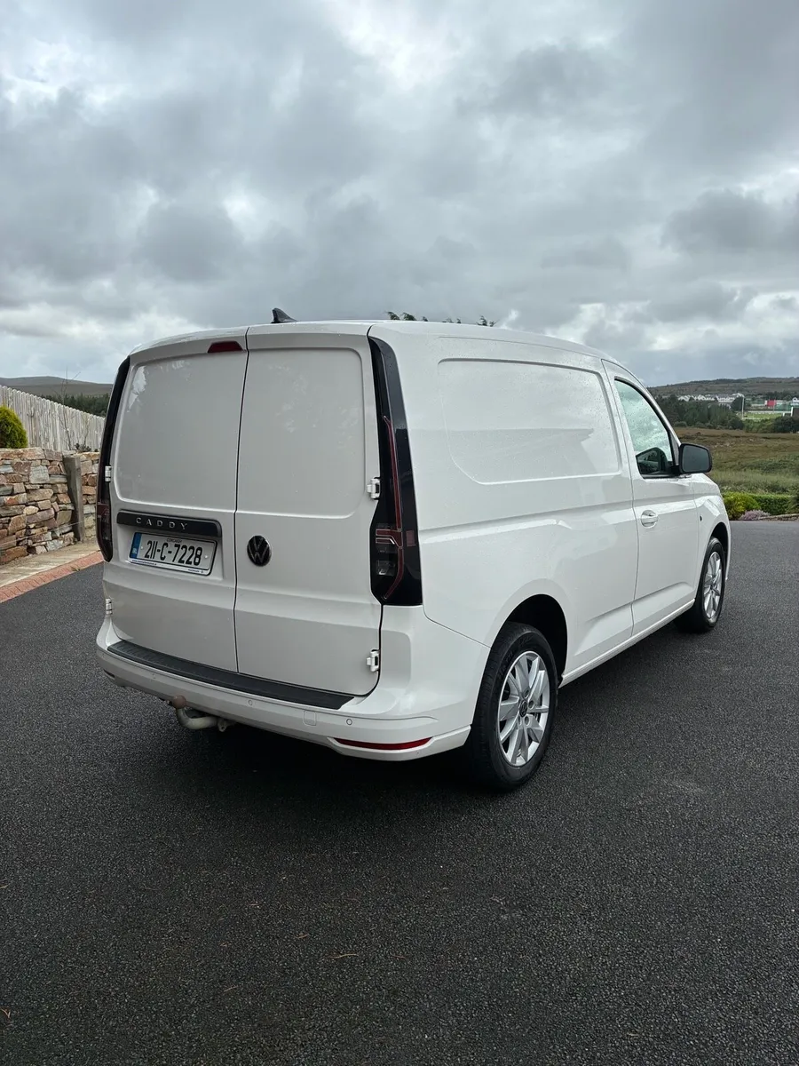 2021 Volkswagen Caddy Cargo EDITION - Image 4