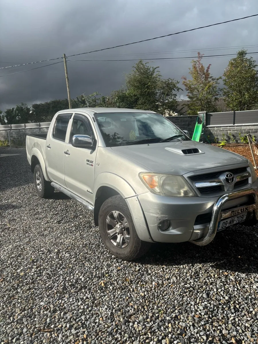 Toyota Hilux - Image 1