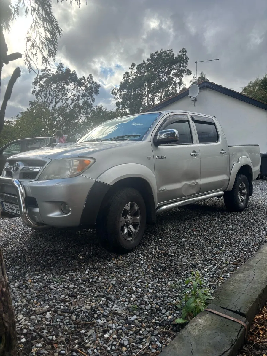 Toyota Hilux - Image 3