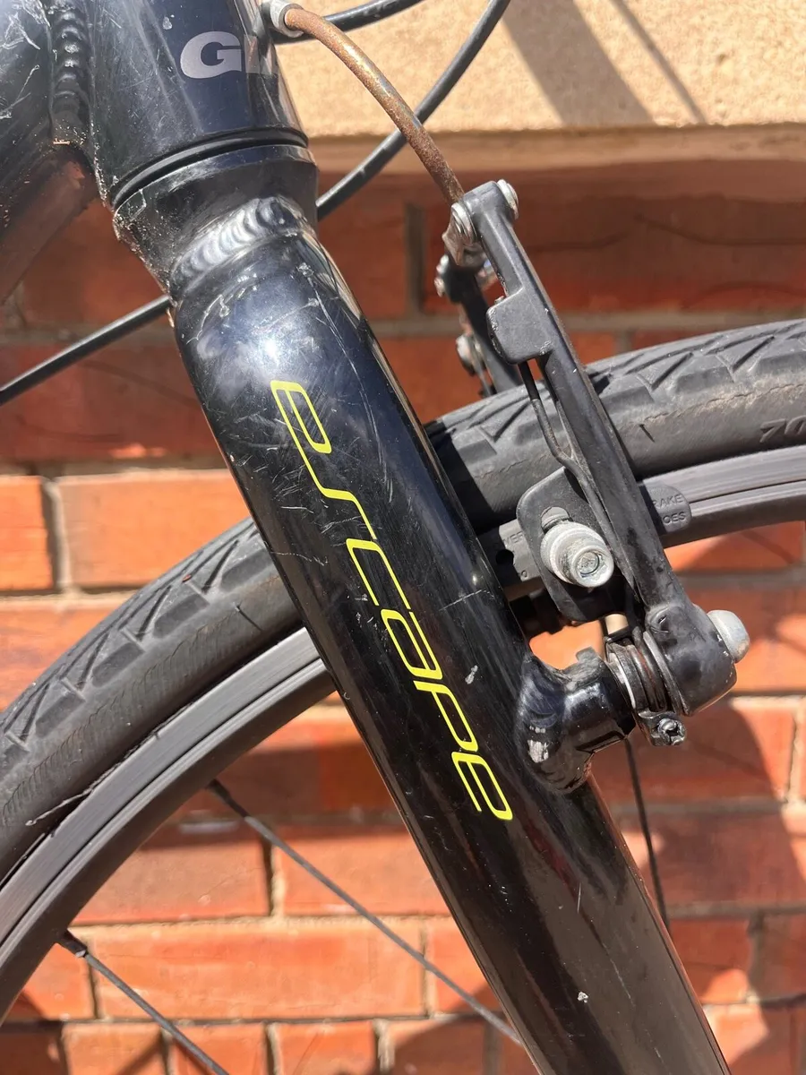Giant escape men’s hybrid bike - Image 2